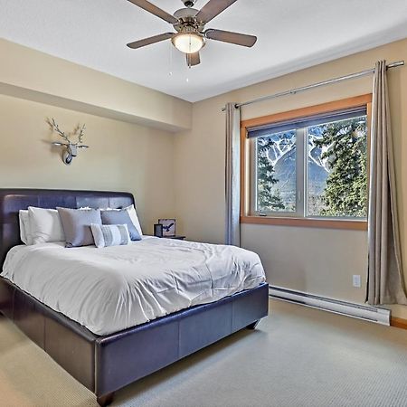 Ferienwohnung Spectacular Mountain View Corner Unit Pool Hot Tub Park Pass Canmore Exterior foto