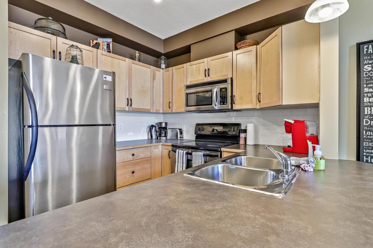 Ferienwohnung Spectacular Mountain View Corner Unit Pool Hot Tub Park Pass Canmore Exterior foto